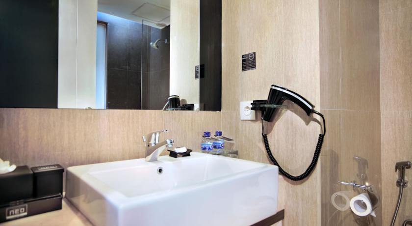 Neo Hotel Mangga Dua By Aston Jakarta Exterior photo